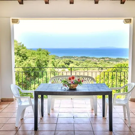 Aparthotel Isa - With Swimming-pool In Badesi, With Private Terrace 3*