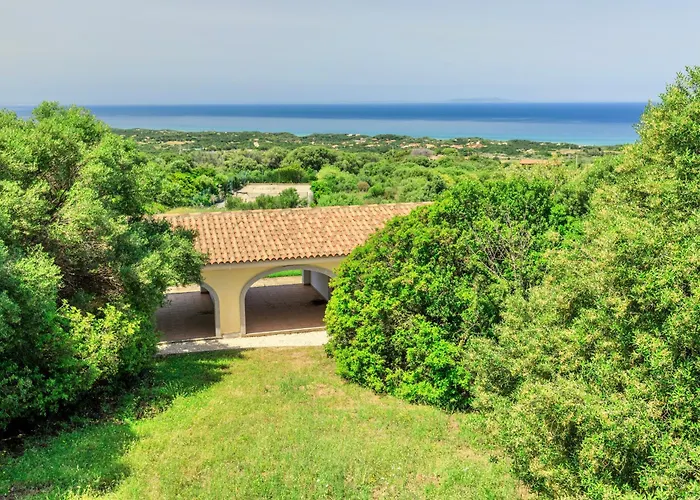 Isa - With Swimming-pool In Badesi, With Private Terrace 3*