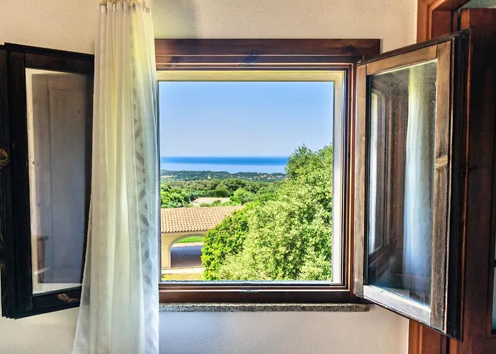 Isa - With Swimming-pool In Badesi, With Private Terrace Hotel apartamentowy